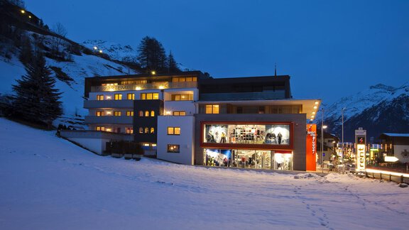 Aussenansicht Winter - Appartementhaus Sieglinde - Sölden
