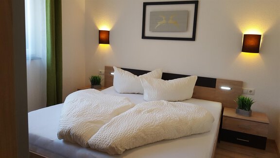 schlafzimmer - Alpenappartement Sonne - Umhausen