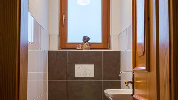 WC - Appartement Stuibenfallblick - Umhausen | © © Raphael Wohlfarter – Locked In Light