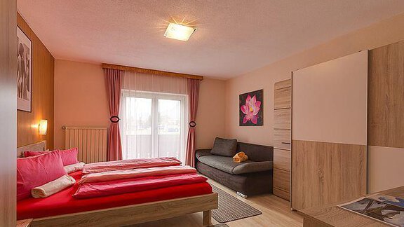 Schlafzimmer Roswitha - Biancas Ferienwohnung im Haus Roswitha - Umhausen