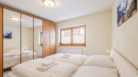 Schlafzimmer 1 - Marlenka Appartements - Umhausen