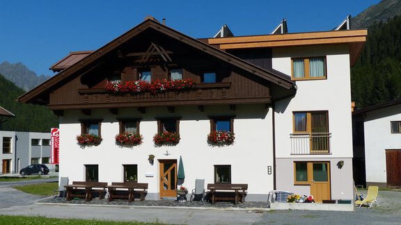 Landhaus Schöpf Sommer - Haus Alpina und Landhaus Schöpf - Gries