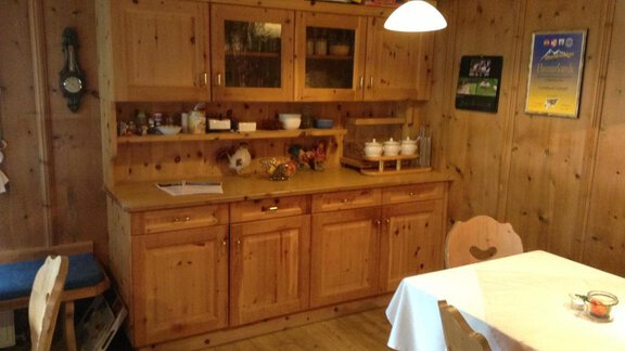 Frühstücksraum mit Anrichte - Haus Gletscherblick - Gries