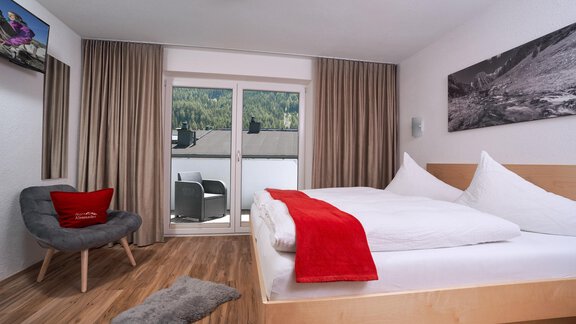 Schlafzimmer mit Dusche/WC - Apart Alessandro - Huben