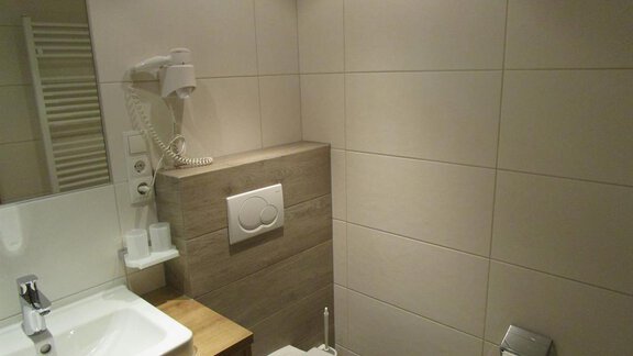 Dusche WC - Gästehaus Helga - Huben