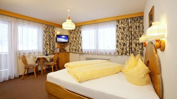 Zimmer Hahlkogel - Gästehaus Helga - Huben