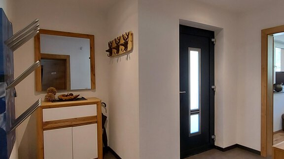 Vorraum mit Schuhtrockner und Garderobe - Apart Montis - Längenfeld