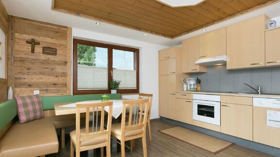 Küche Essecke - Haus Helene Prantl - Längenfeld