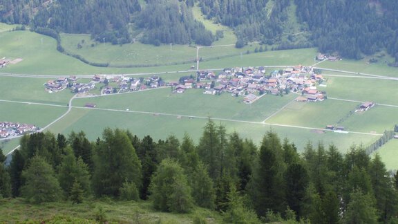 Blick auf Dorf - Haus Wiesenblick - Längenfeld