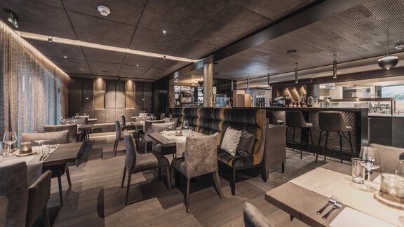 HotelVIER-Restaurant - VIER - Studios & Restaurant - Längenfeld