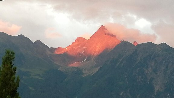 Sonnenuntergang am Acherkogel (Küchenausblick)_erg - Tiroler Haus - Sautens