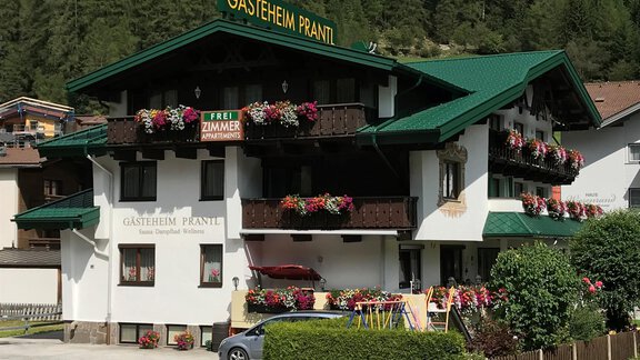 Hausansicht Süd - Gästeheim Prantl - Sölden
