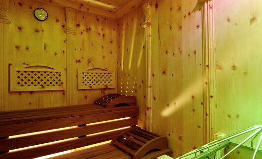 Zirmsauna mit Farblichttherapie - Gästeheim Prantl - Sölden | © Isidor Nösig