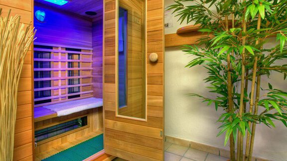 Infrarotkabine mit Farblichttherapie - Gästeheim Prantl - Sölden | © Ofner & Partner