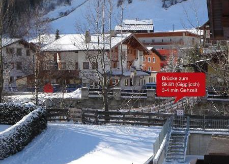  Brücke zum Schilift 3-4 Gehminuten zu Fuß   - Gästeheim Prantl - Sölden | © privat