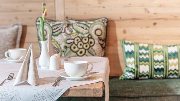 Ambiente im Frühstücksraum - Hotel Garni Urbanhof - Sölden