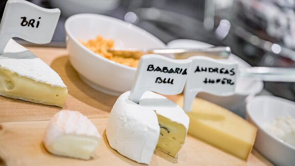 Frühstück Käse - Hotel Garni Viktoria - Sölden