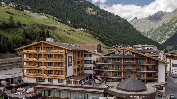 Hotel Außen Sommer - Hotel Tyrolerhof - Sölden
