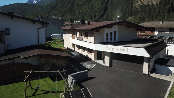 Haus mit Garten - Appartement Bergkristall - Umhausen