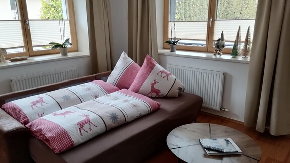 Wohnzimmer m. Schlafcouch - Living Apart Haslwanter - Haiming