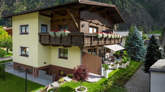 Hausansicht west - Appartements Kuprian - Längenfeld