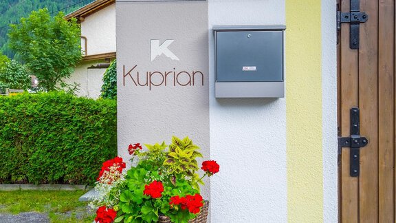 Hausansicht Zugang - Appartements Kuprian - Längenfeld