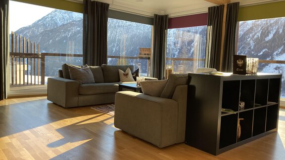 offener Wohnbereich - Urlaub im Containerhaus - Längenfeld