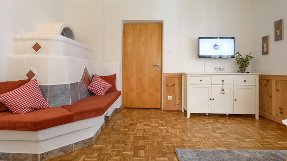 Wohnzimmer, blick von der Couch - Haus Marieus - Umhausen
