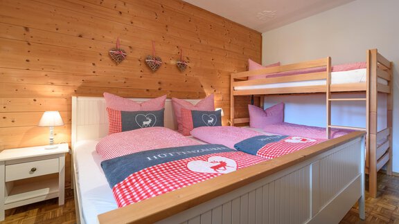 Doppelbett mit Stockbett - Haus Marieus - Umhausen