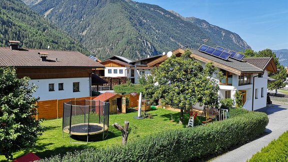 Blick in den Garten - Haus Marieus - Umhausen