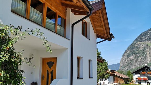 Seitenansicht Haus Marieus - Umhausen