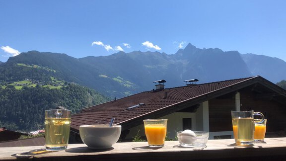 Frühstück auf dem Balkon - Seppl´s Ferienhaus - Sautens