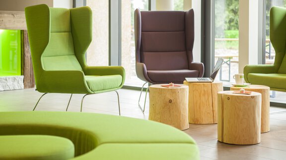 Mache es Dir in unserer Explorer Lounge gemütlich - Explorer Hotel Ötztal - Umhausen | © Explorer Hotels