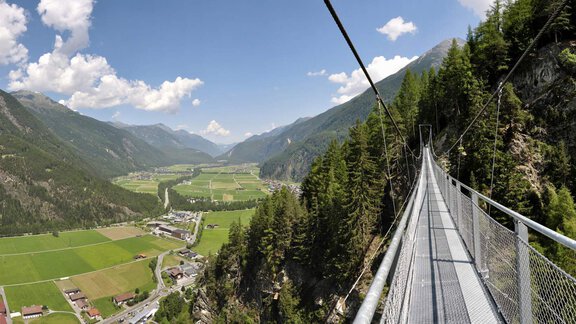 oetztal-vollbild-hängebrücke-2400x1200 - Living Apart Haslwanter - Haiming