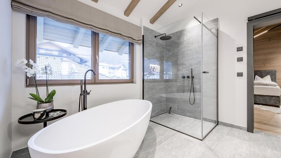 Badezimmer - Penthouse - Alpenchalet Tirol - Längenfeld