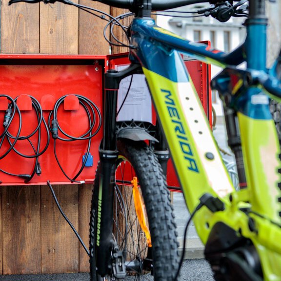 mountainbike c100 Collective Bikes V3 MTB Black Chrome – Les's Cycles Gear Care 3 Stufen Wärme Finger Flavour:Mango Pineapple Grapefruit The travel can be