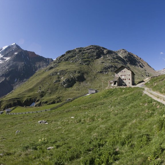 Martin-Busch-Hütte - Roland Grüner Martin-Busch-Hütte - Roland Grüner