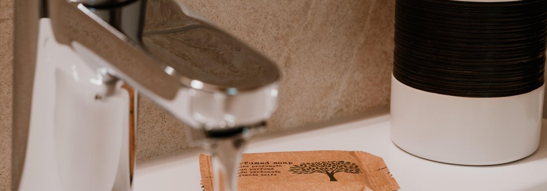 Bathroom details - Apart "guet gean lossn" - Gries