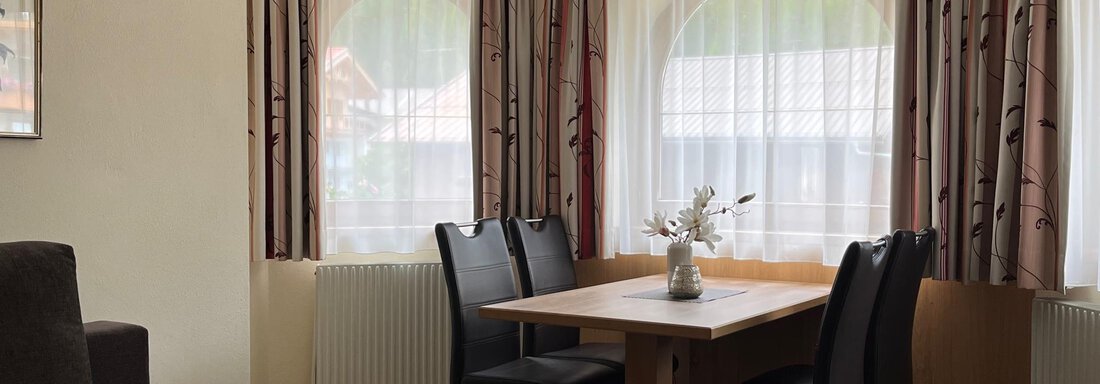 Esstisch | © Familie Schöpf (CC C) Esstisch - Appartementhaus Nadine - Gries