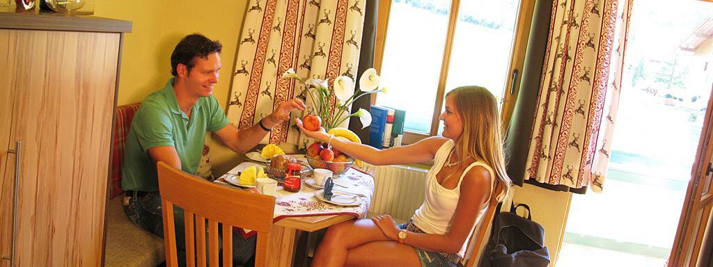 GRS107 - Frühstück im Sommer - Haus Daheim - Gries
