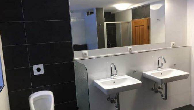 Herrenwaschraum - Tiroler Hütte - Gries