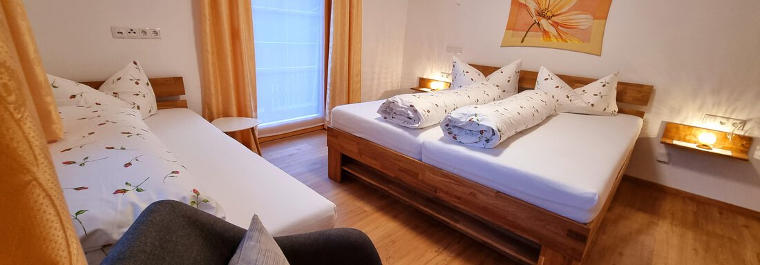 Dreibettzimmer - Ferienhaus Ambach - Haiming