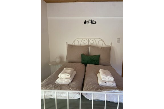 Schlafzimmer 2 - Krumm & Schief Appartments - Haiming