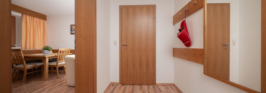 Flur - Alpenheim Lina - Huben