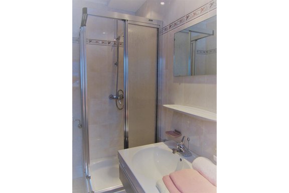 Badezimmer - Alpenpension Höfler - Huben