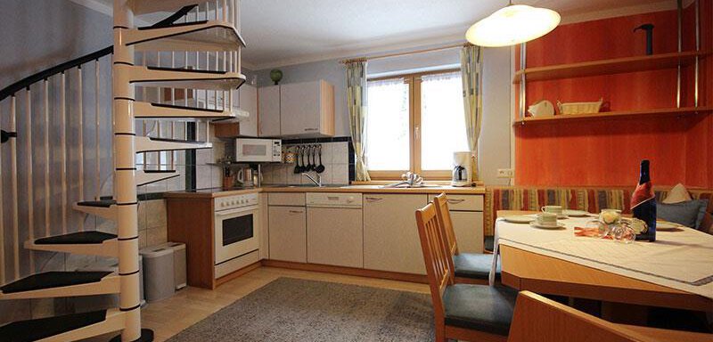 Appartement Tirol - Wohn-Essbereich - Apart am Waldrand - Huben