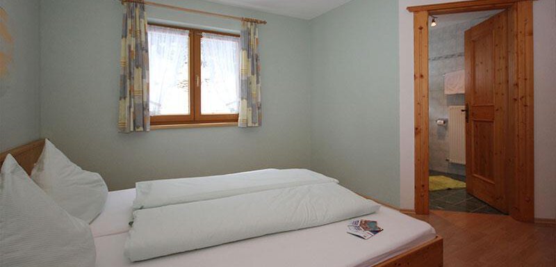 Appartement Tirol - Doppelzimmer unten - Apart am Waldrand - Huben