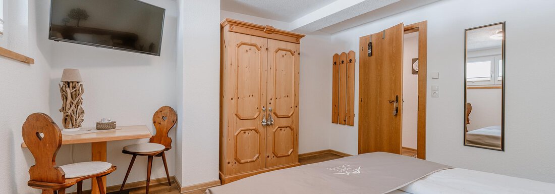 Doppelzimmer mit Sitzgelegenheit - Apart Letta - Huben