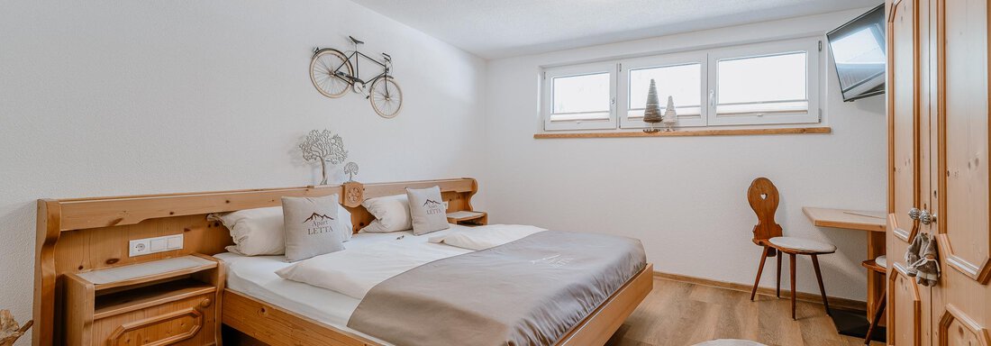Doppelzimmer mit Sitzgelegenheit - Apart Letta - Huben