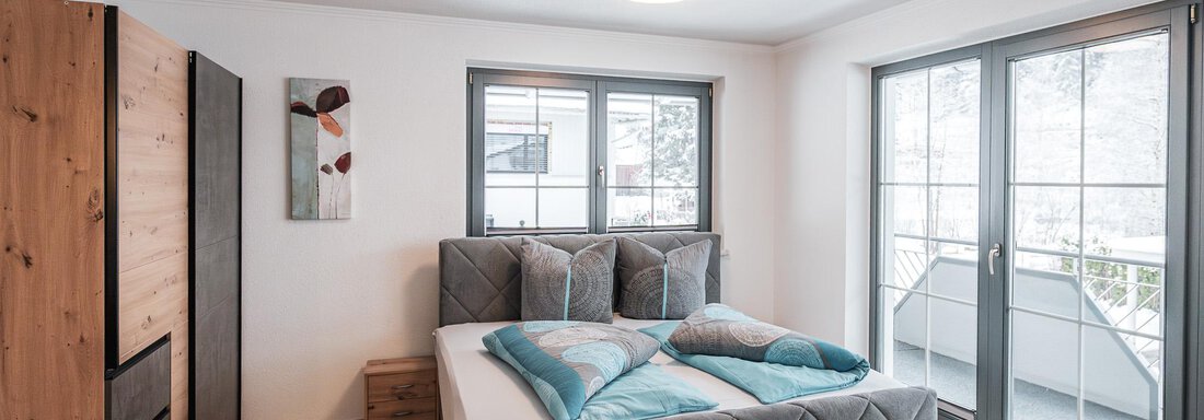 Schlafzimmer mit Doppelbett - APART Naturcamping Kuprian - Huben